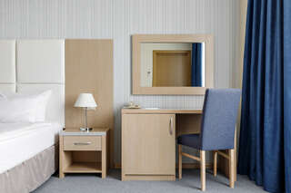 Апарт-отель Мюллер Бах Краснодар Премиум апартаменты с кухней с одной двуспальной или двумя односпальными кроватями, с двумя дополнительными местами (диван-кровать)-5